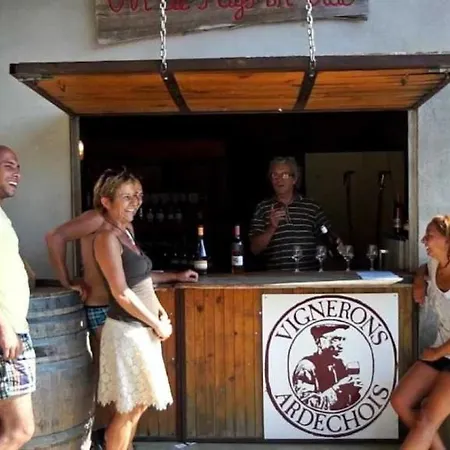 Camping En Bord D'Ardeche Ruoms