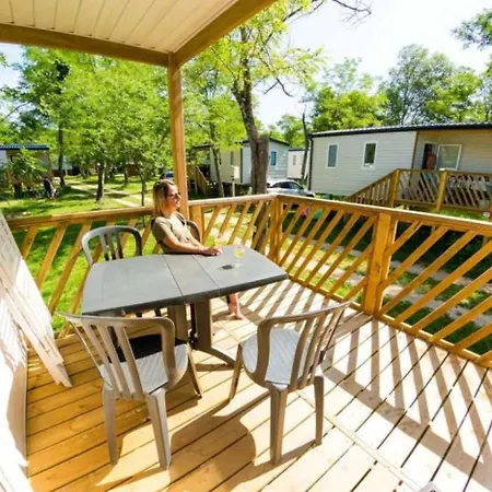 Camping En Bord D'Ardeche Ruoms
