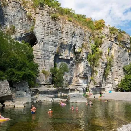 Camping En Bord D'Ardeche 3* Ruoms