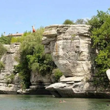 Camping En Bord D'Ardeche