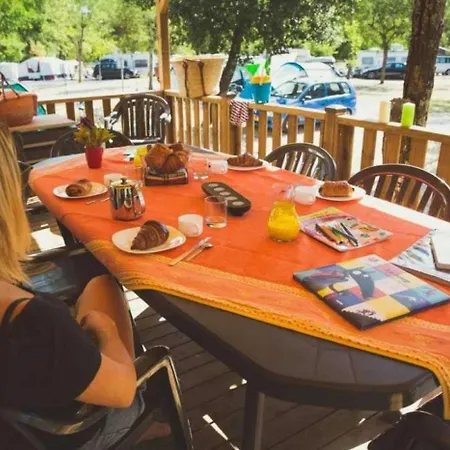 Camping En Bord D'Ardeche Campingplads Ruoms